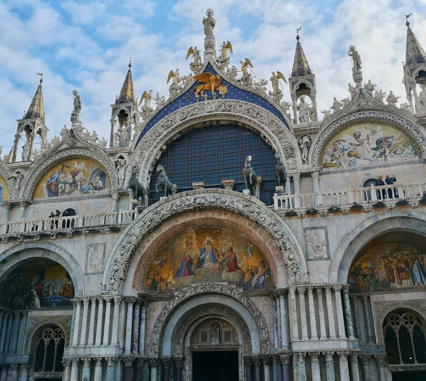 New Shades of Hippy - Anneka Nicholls - travel blog and green living - 24 hours in Venice, Italy - Saint Mark's Basilica, Venice